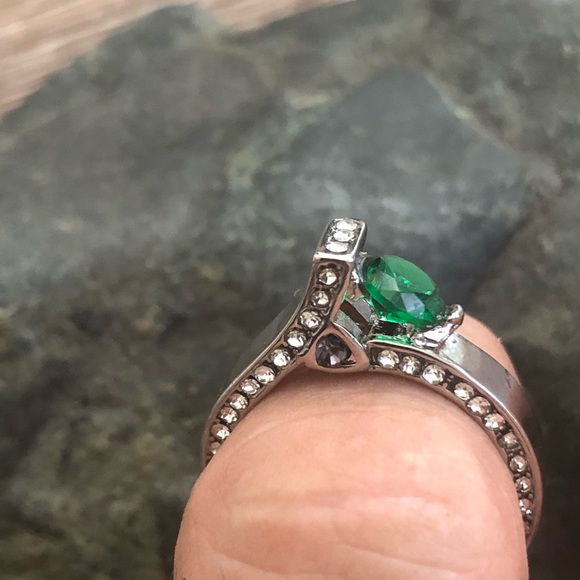 Ring - Picture 4 of 4